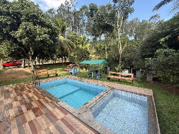 AR�A DA PISCINA 