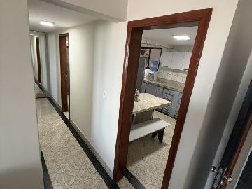CORREDOR QUE DA ACESSO AOS QUARTOS